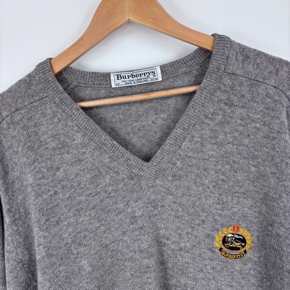 Burberrys V-Neck Sweater Mens 42 Gray Lambswool Embroidered Crest Vintage FLAW